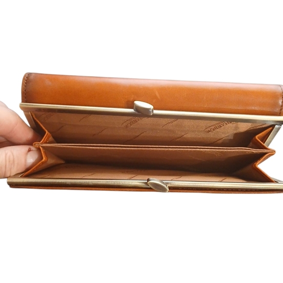 Safe Harbor Leather Tri-Fold Wallet Caramel Brown/Tan - Picture 5 of 11